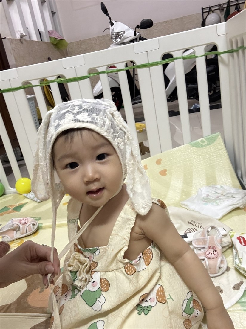 Khả Hân ngồi vững